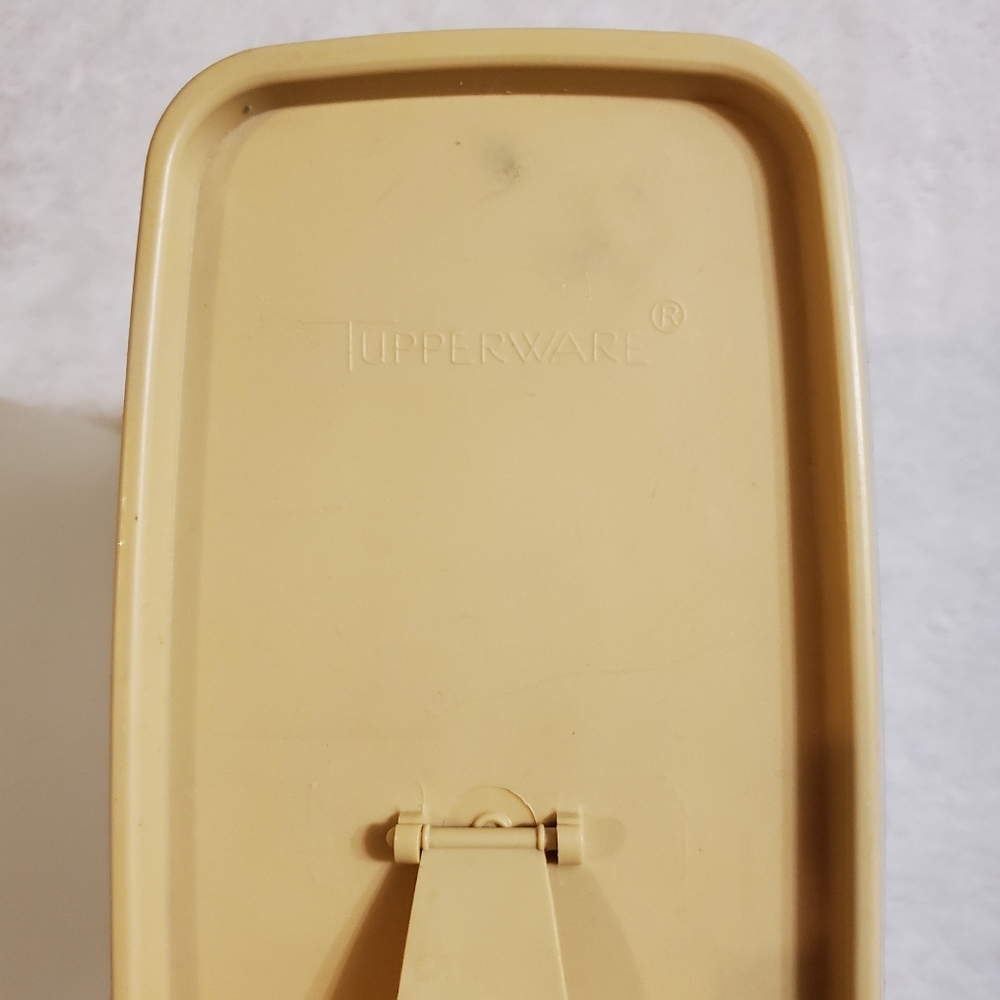 2 Tupperware Storage Containers - Picture 3 of 12